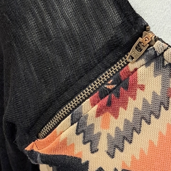 Maurices Southwestern Printed Top  Size M - Picture 4 of 5